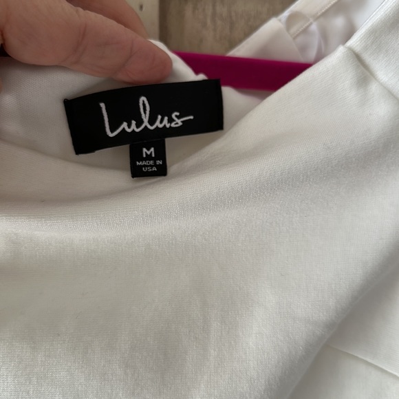 🌸🩵GORGEOUS!!! WHITE~ OFF OR ON THE SHOULDERS…LULUS DRESS SIZE MEDIUM - Picture 6 of 14